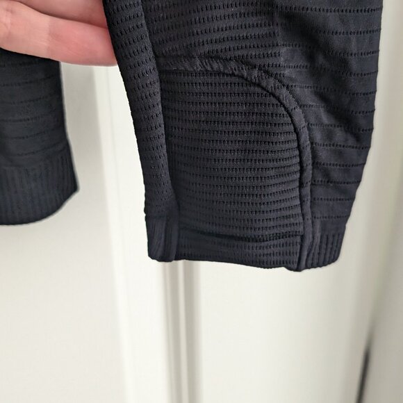 Athleta Flurry Blizzard Seamless Turtleneck, Black, Small - Picture 6 of 9